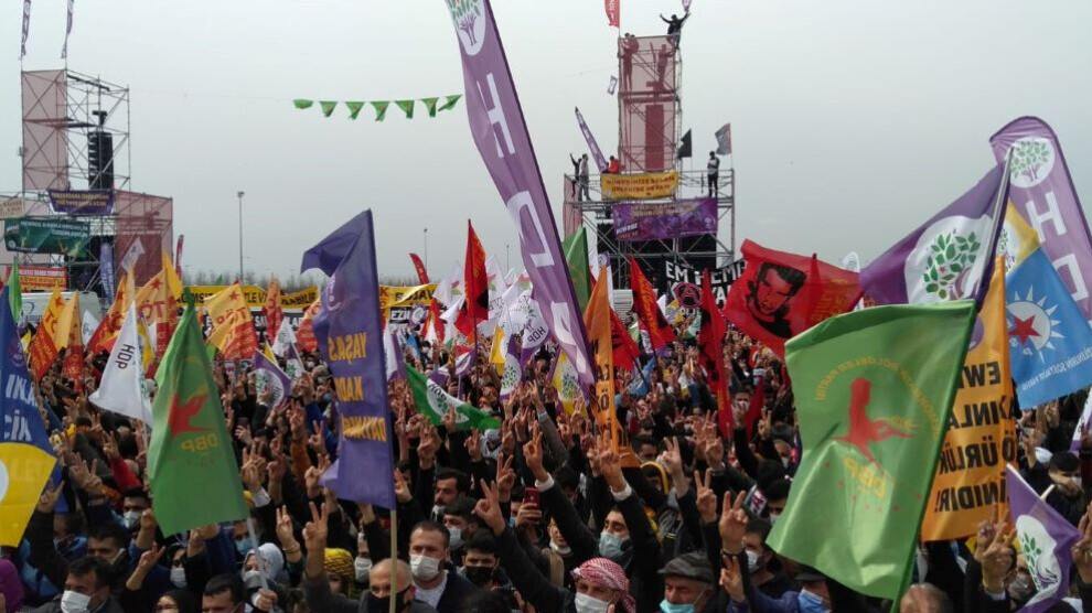newroz-in-istanbul-hundreds-of-thousands-against-fascism